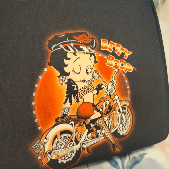 Betty Boop Clutch - Picture 1 of 9